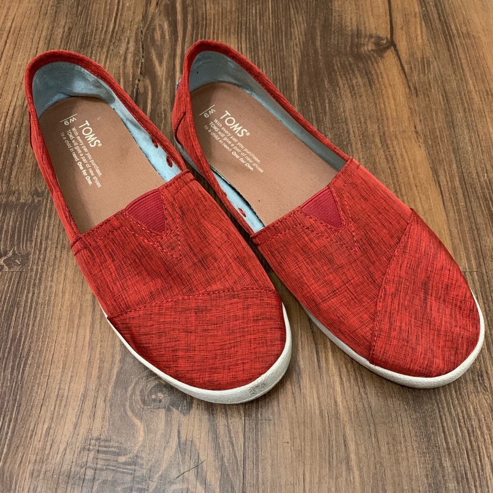 Toms